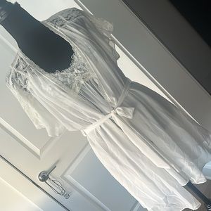 2pcs set In Bloom by Jonquil- NWOT Nightie and Robe Set